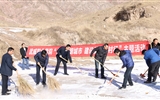 行政第二黨支部開展“創(chuàng)建文明城市，建設(shè)美麗鄉(xiāng)村行”主題黨日活動
